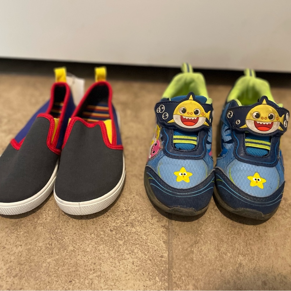 2x Kids Size 9 Shoes Baby Shark and Colorblock slip-ons